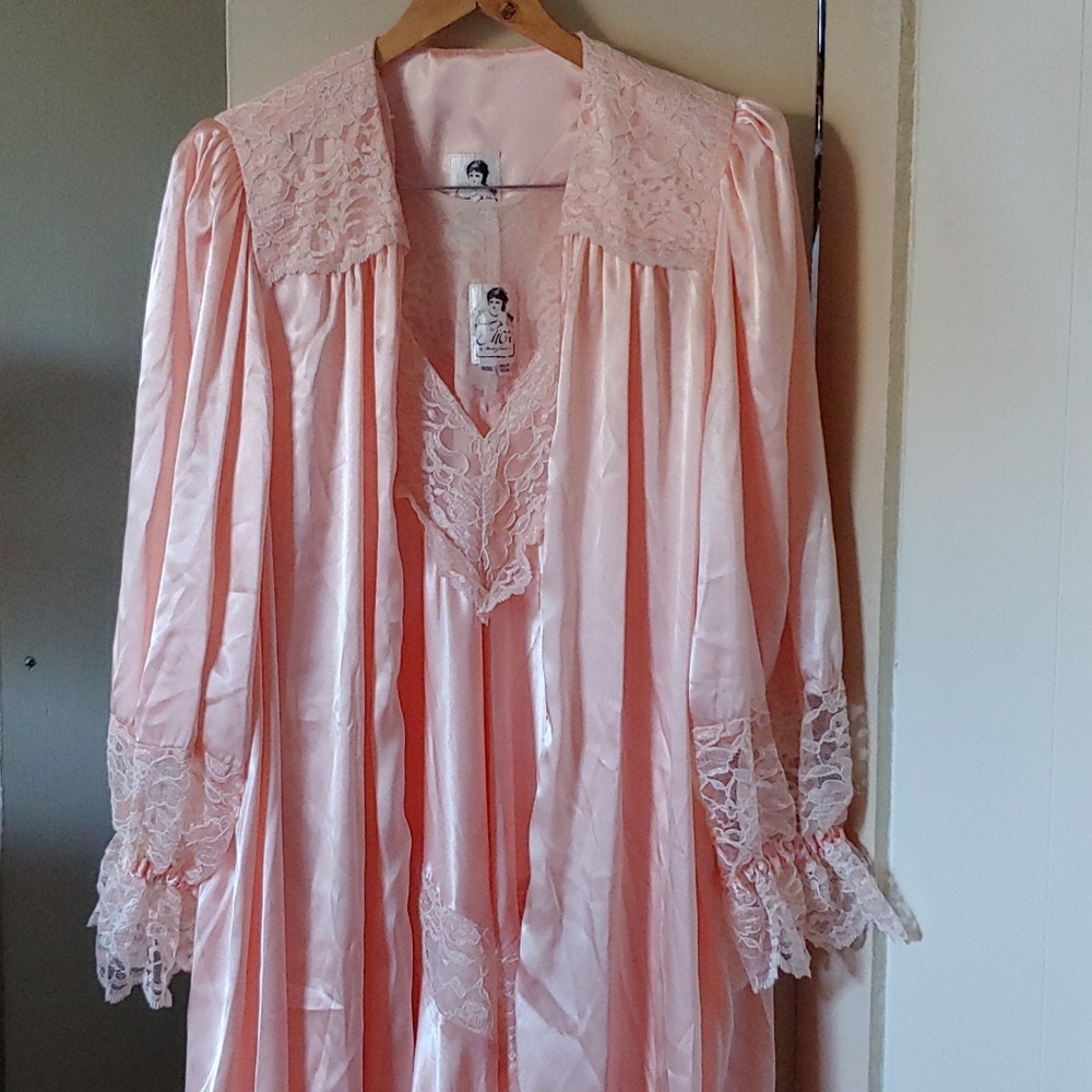 Vintage 80s rare plus size peignoir set